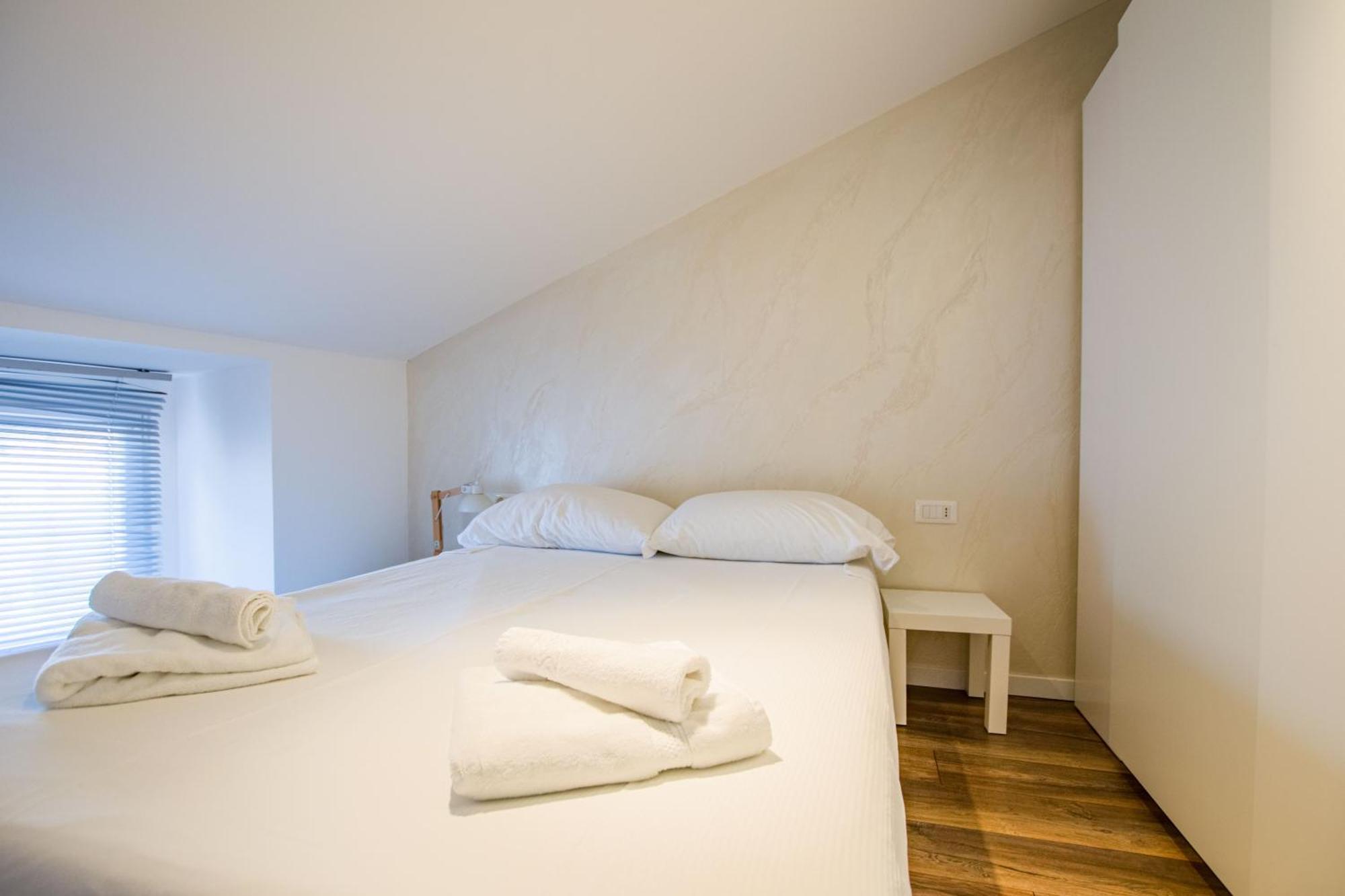 Casa Vacanze Al Teatro Триест Экстерьер фото
